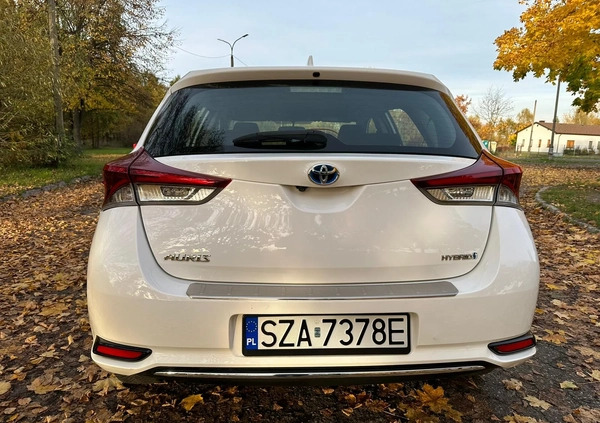 Toyota Auris cena 51900 przebieg: 222255, rok produkcji 2016 z Poręba małe 191